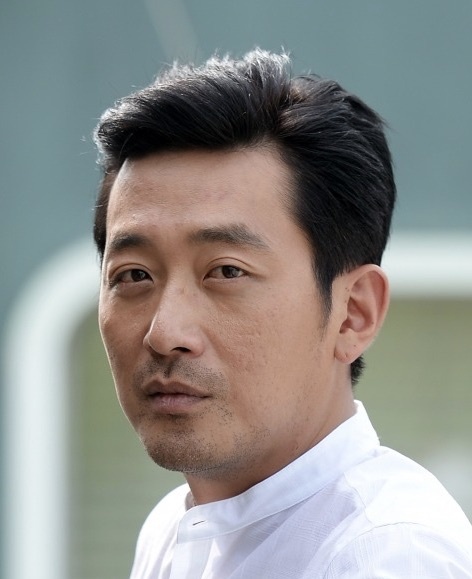 Ha Jung Woo