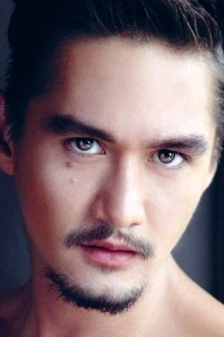 Ananda Everingham